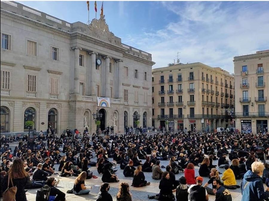 Concentración el 9 de noviembre de escuelas de danza en la plaza Sant Jaume de Barcelona